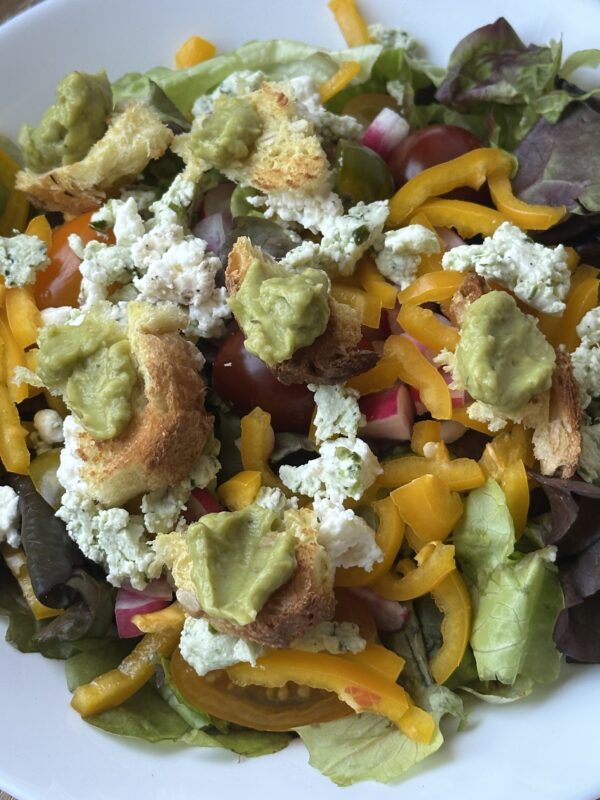 Salade d'été au Pesto Rosso